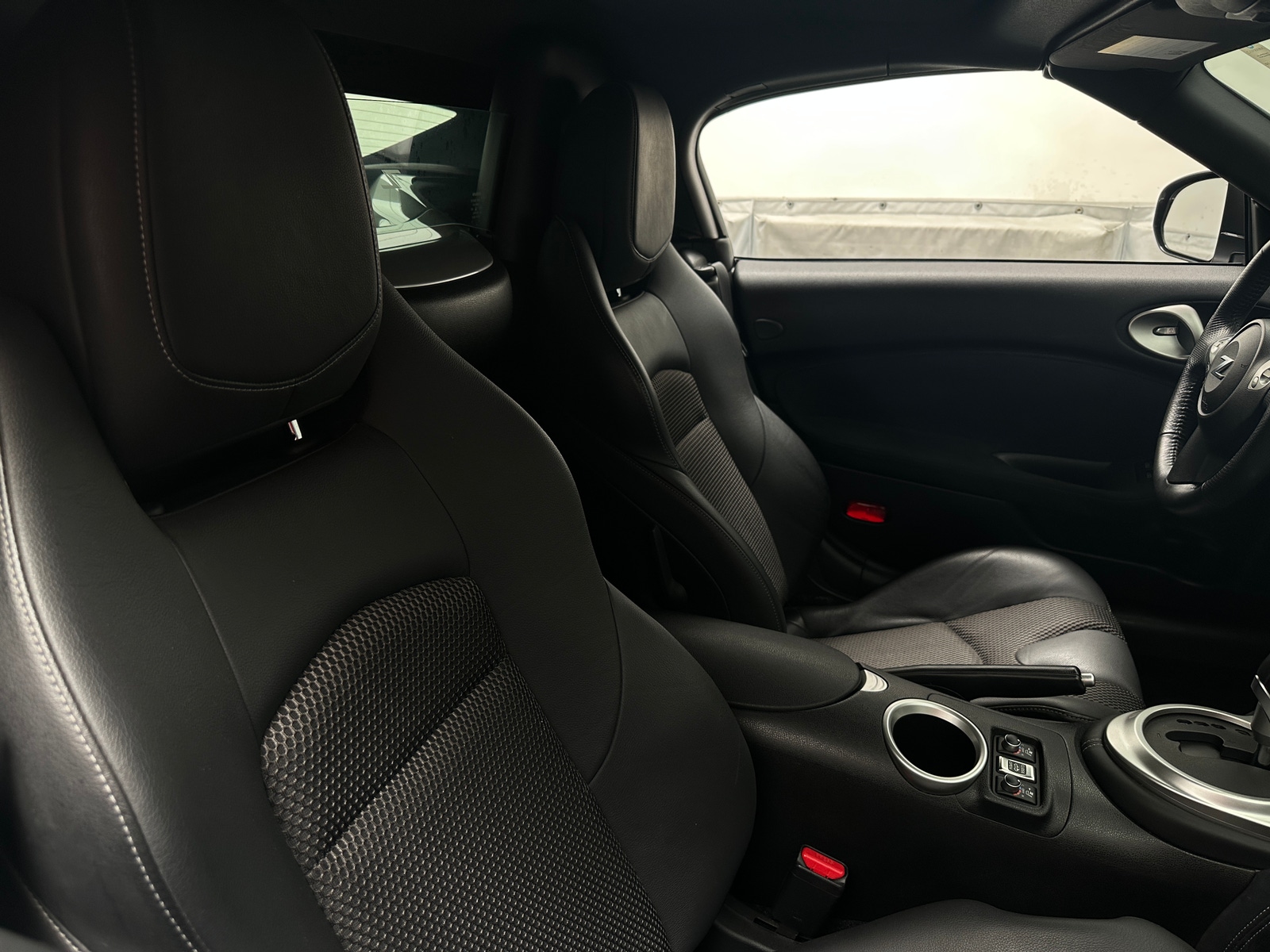 Thumbnail: 2010 Nissan Z - 2