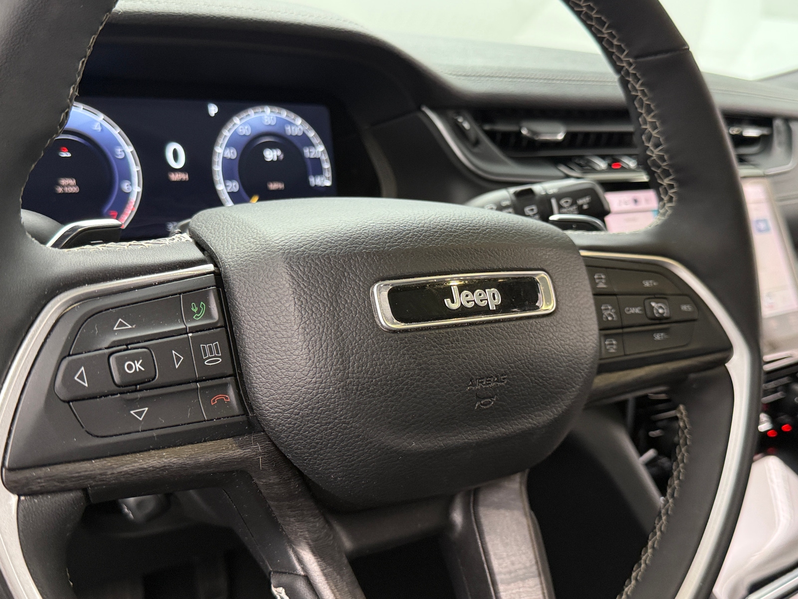 Thumbnail: 2024 Jeep Grand Cherokee L - 4