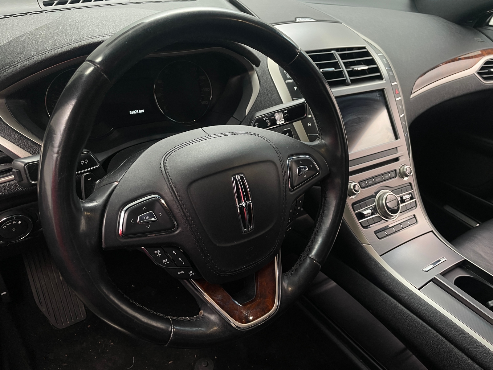 Thumbnail: 2020 Lincoln MKZ - 4