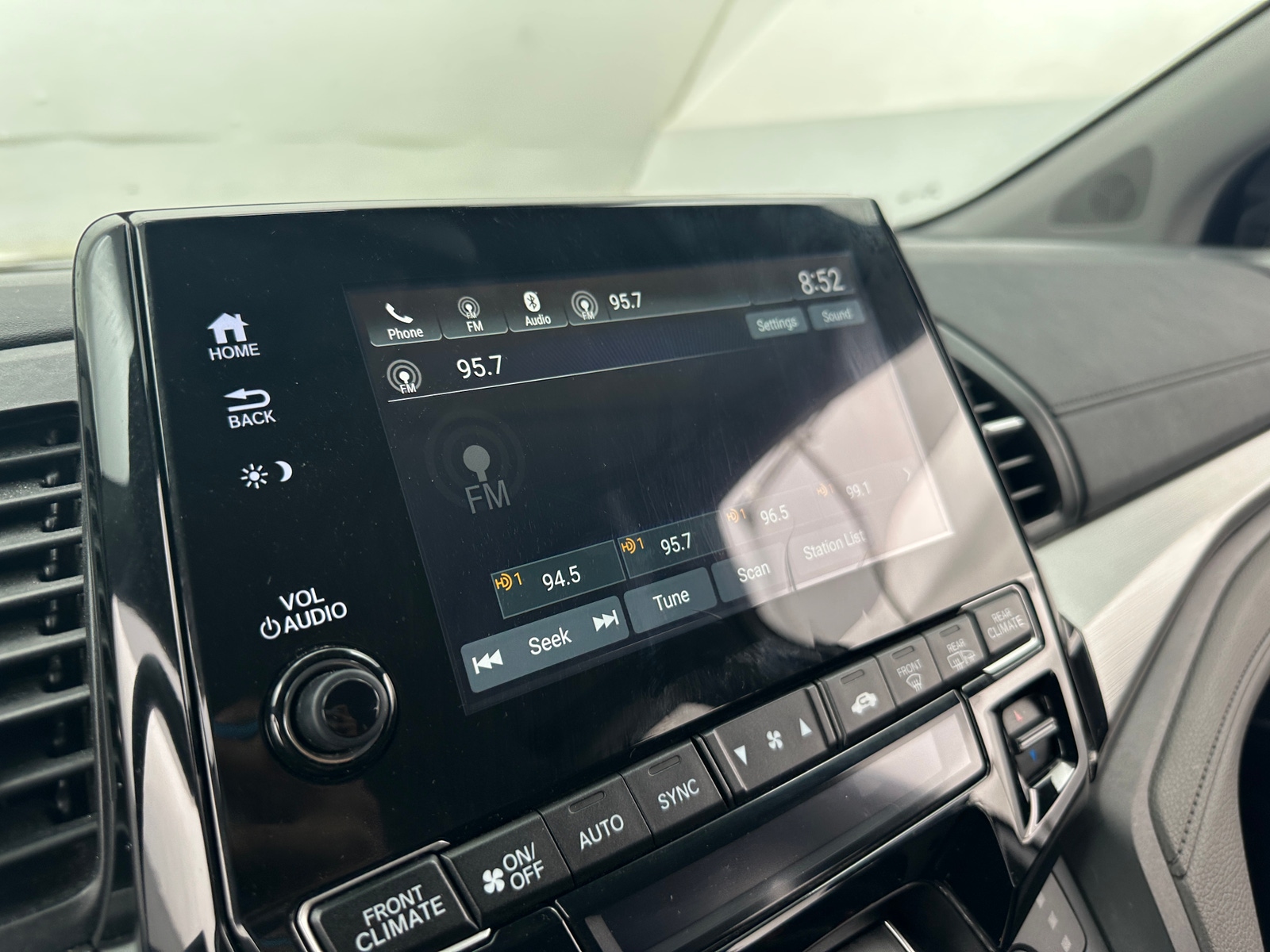 Thumbnail: 2018 Honda Odyssey - 4