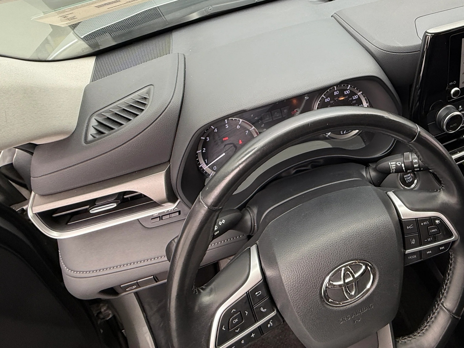 Thumbnail: 2023 Toyota Highlander - 3