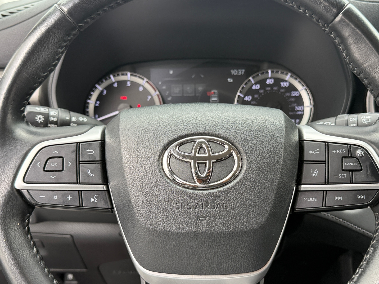 Thumbnail: 2023 Toyota Highlander - 5