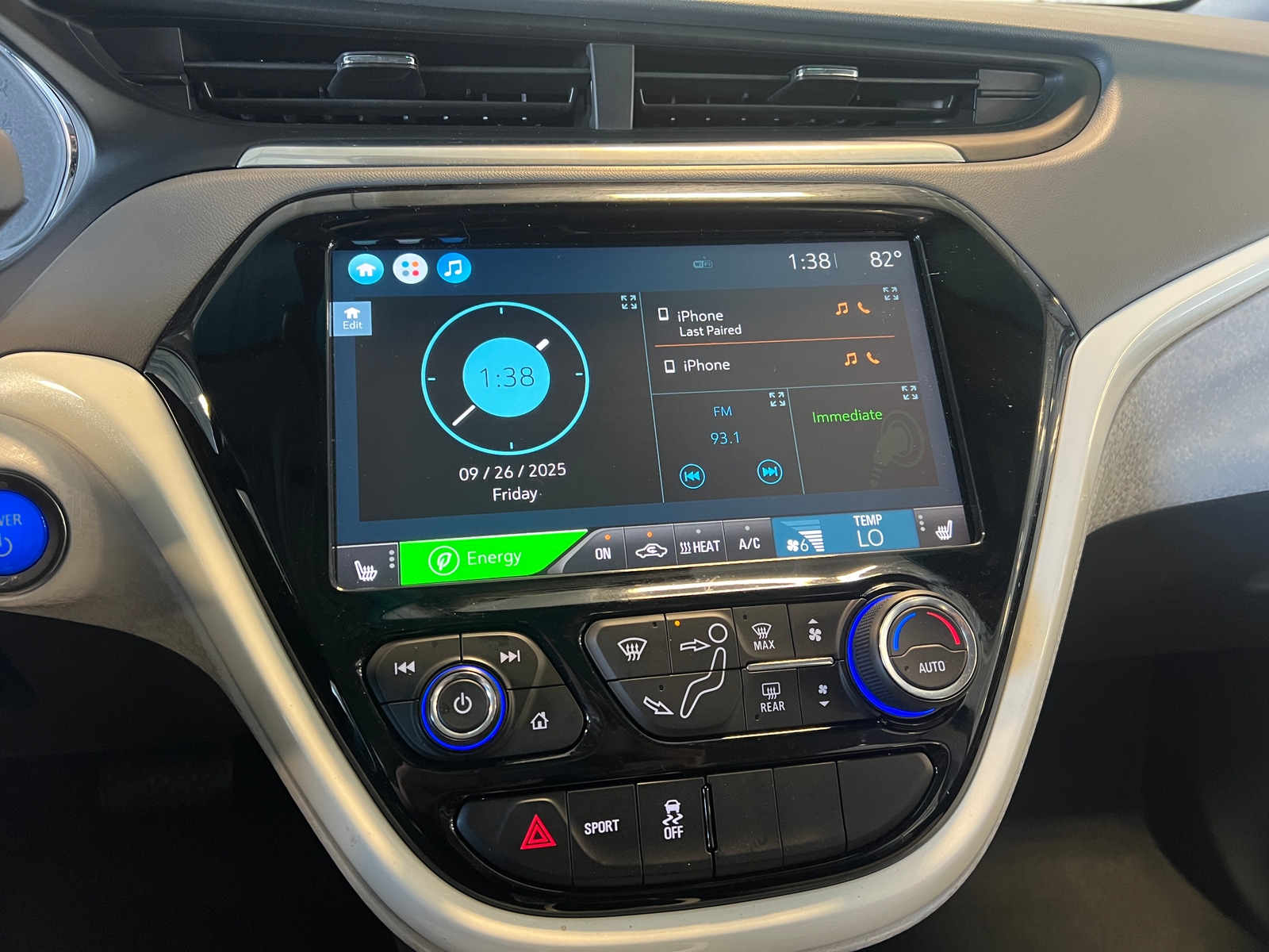 Thumbnail: 2020 Chevrolet Bolt EV - 4
