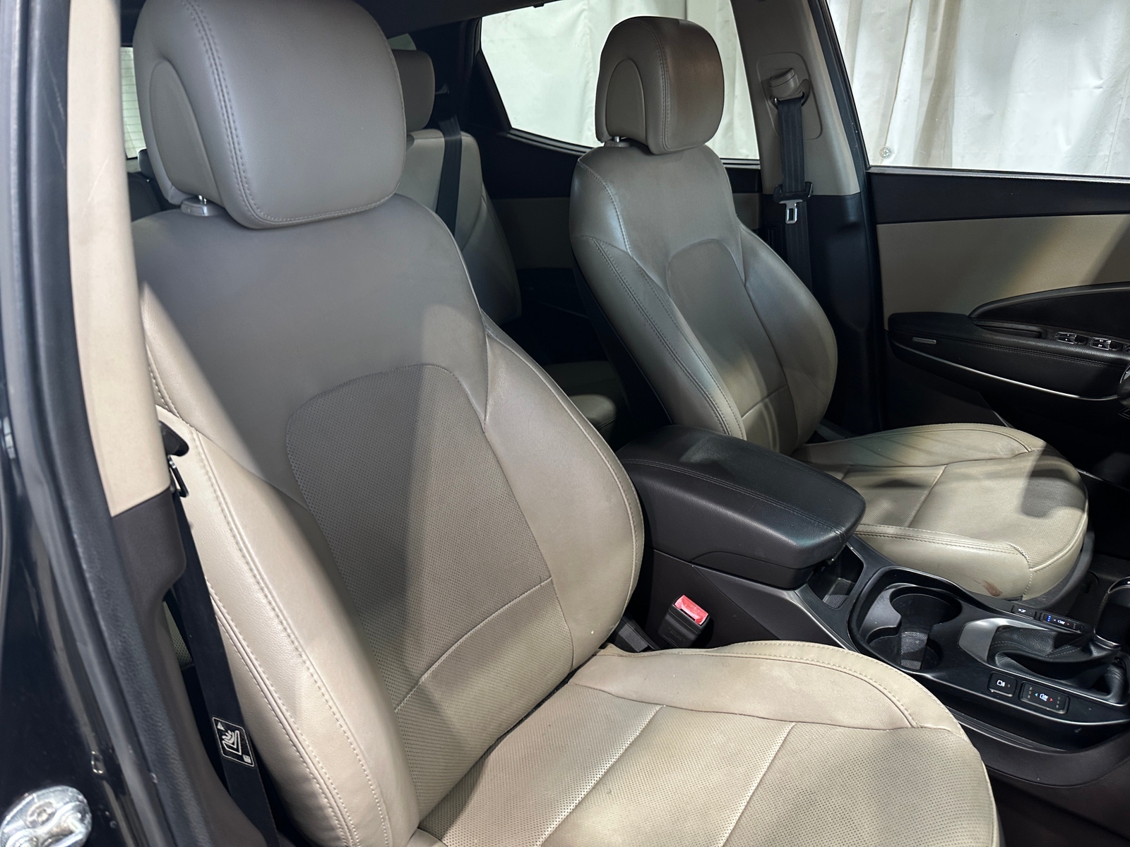 Thumbnail: 2017 Hyundai Santa Fe - 2