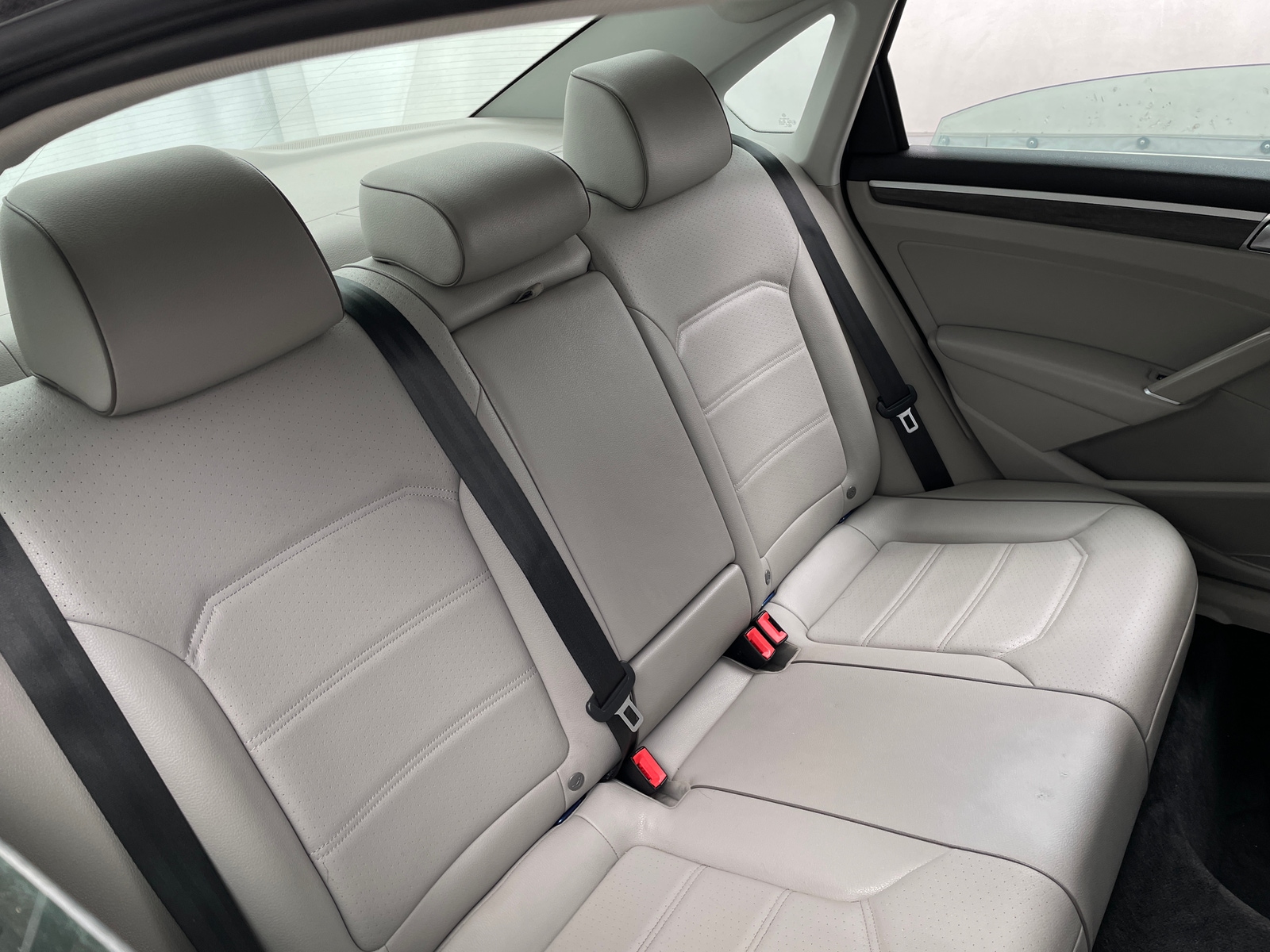 Thumbnail: 2017 Volkswagen Passat - 5