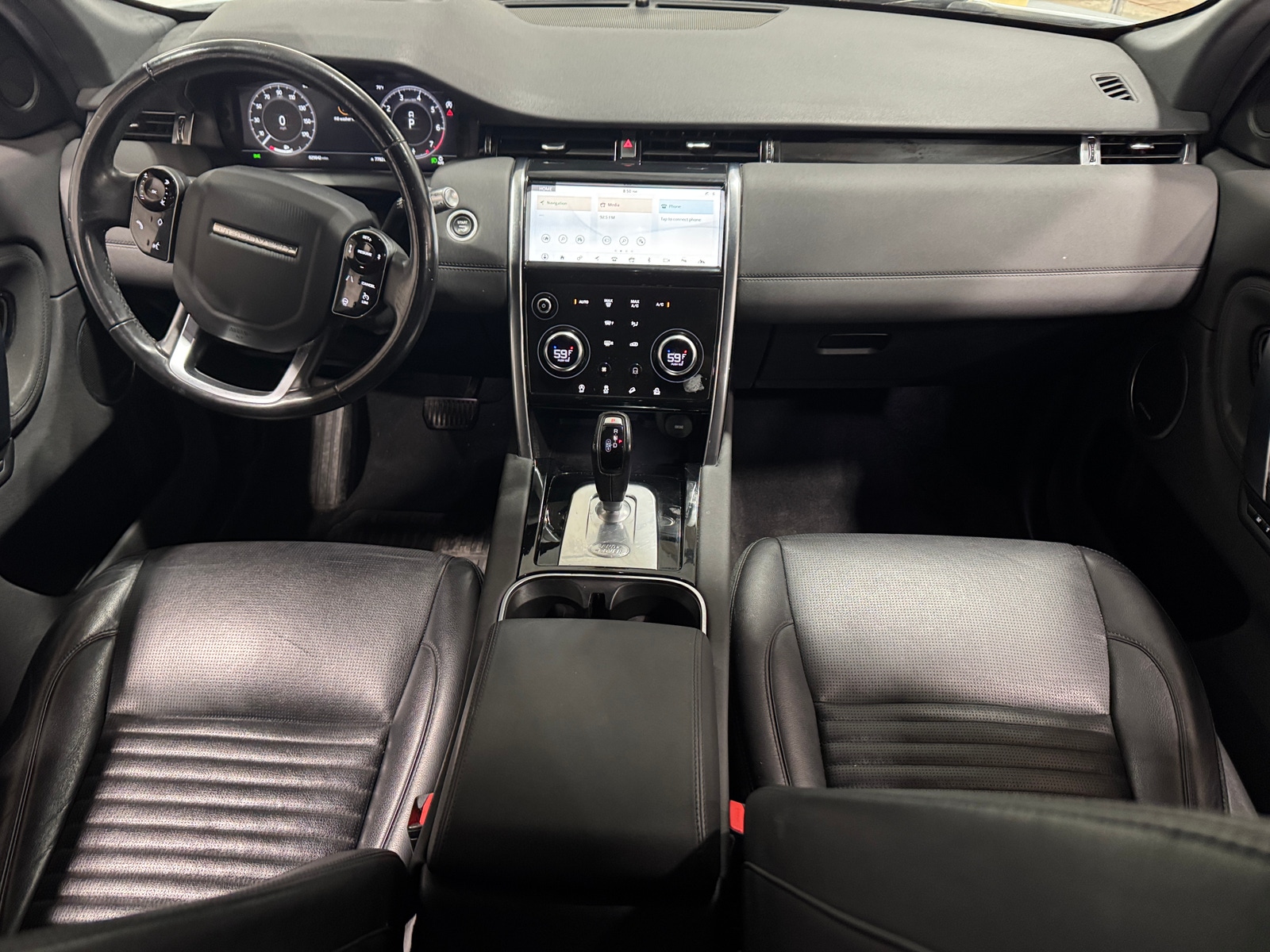 Thumbnail: 2020 Land Rover Discovery Sport - 2