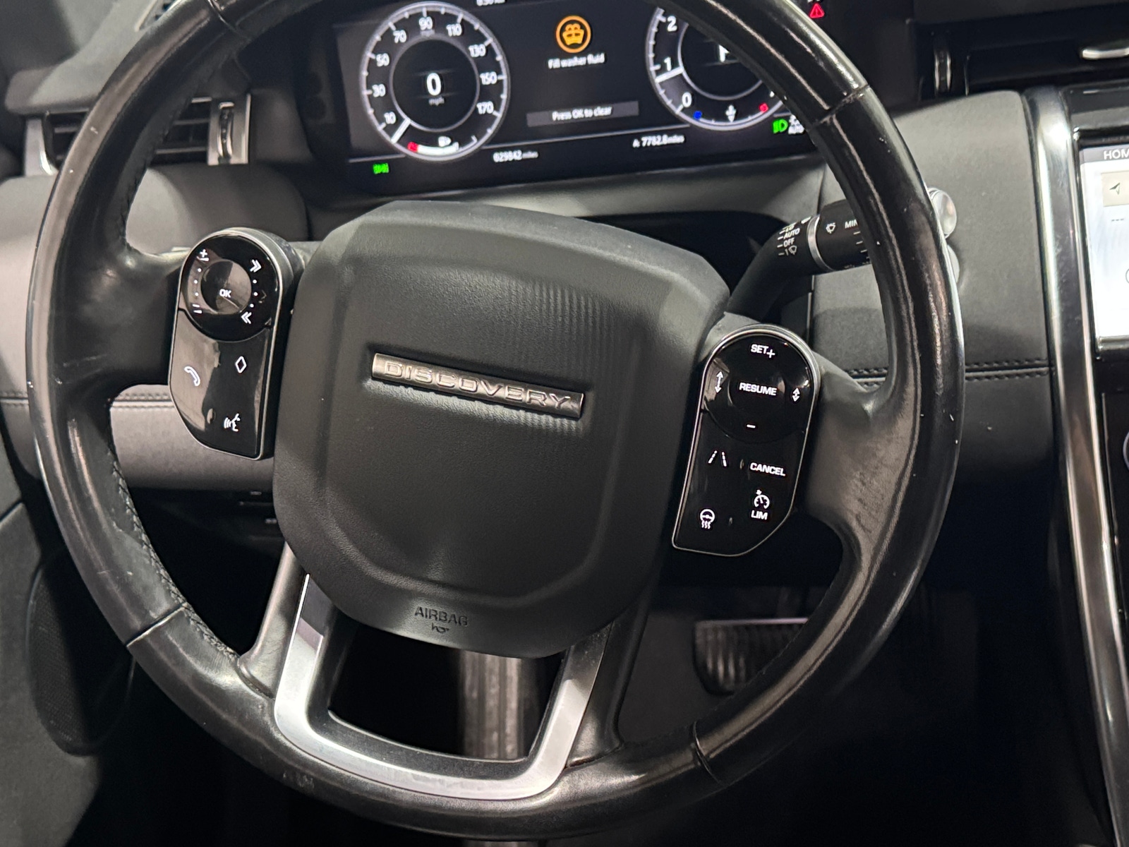 Thumbnail: 2020 Land Rover Discovery Sport - 4