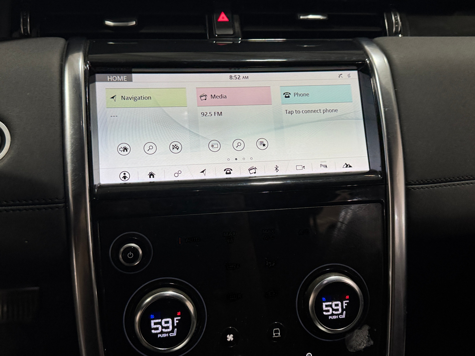 Thumbnail: 2020 Land Rover Discovery Sport - 3