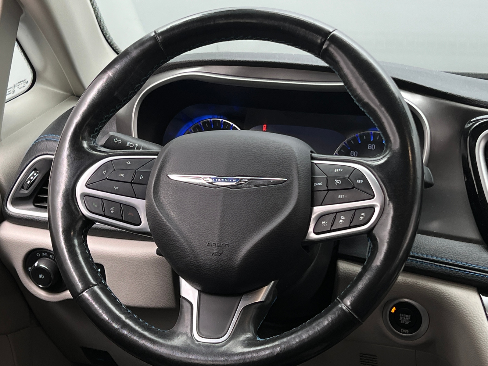 Thumbnail: 2021 Chrysler Pacifica - 4