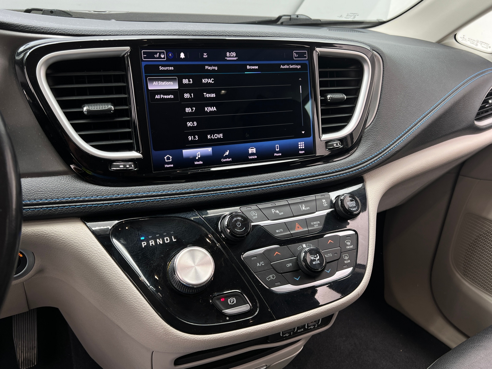 Thumbnail: 2021 Chrysler Pacifica - 3