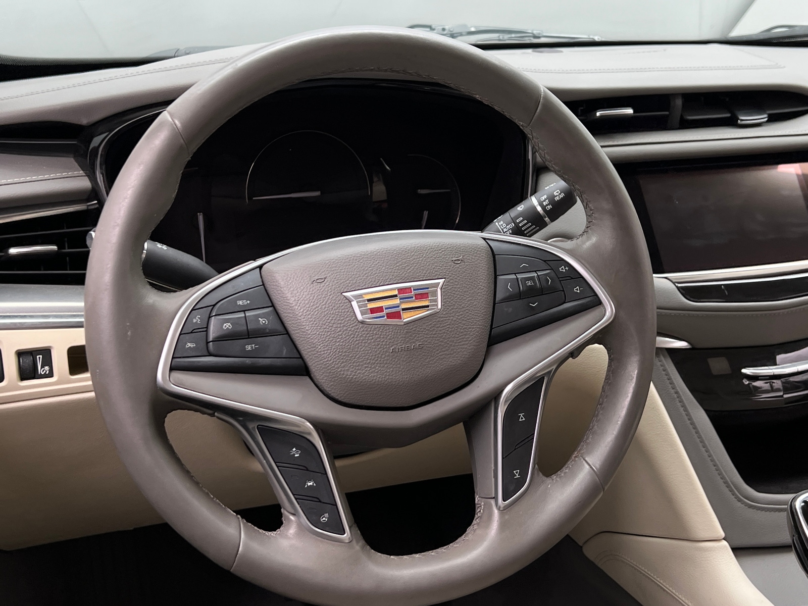 Thumbnail: 2017 Cadillac XT5 - 4