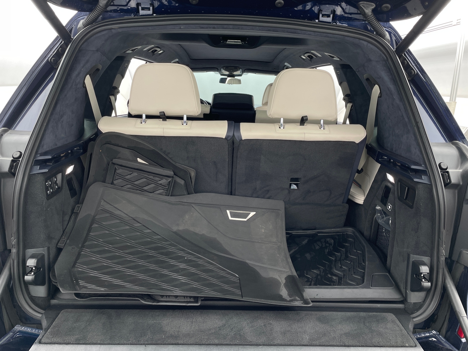 Thumbnail: 2021 BMW X7 - 6