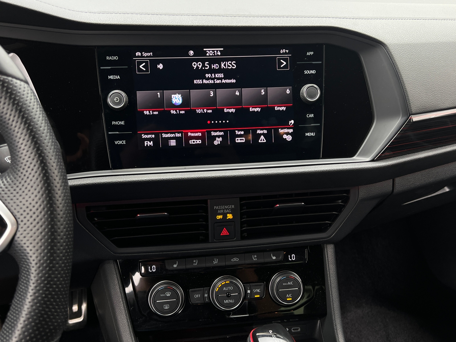 Thumbnail: 2024 Volkswagen Jetta - 3