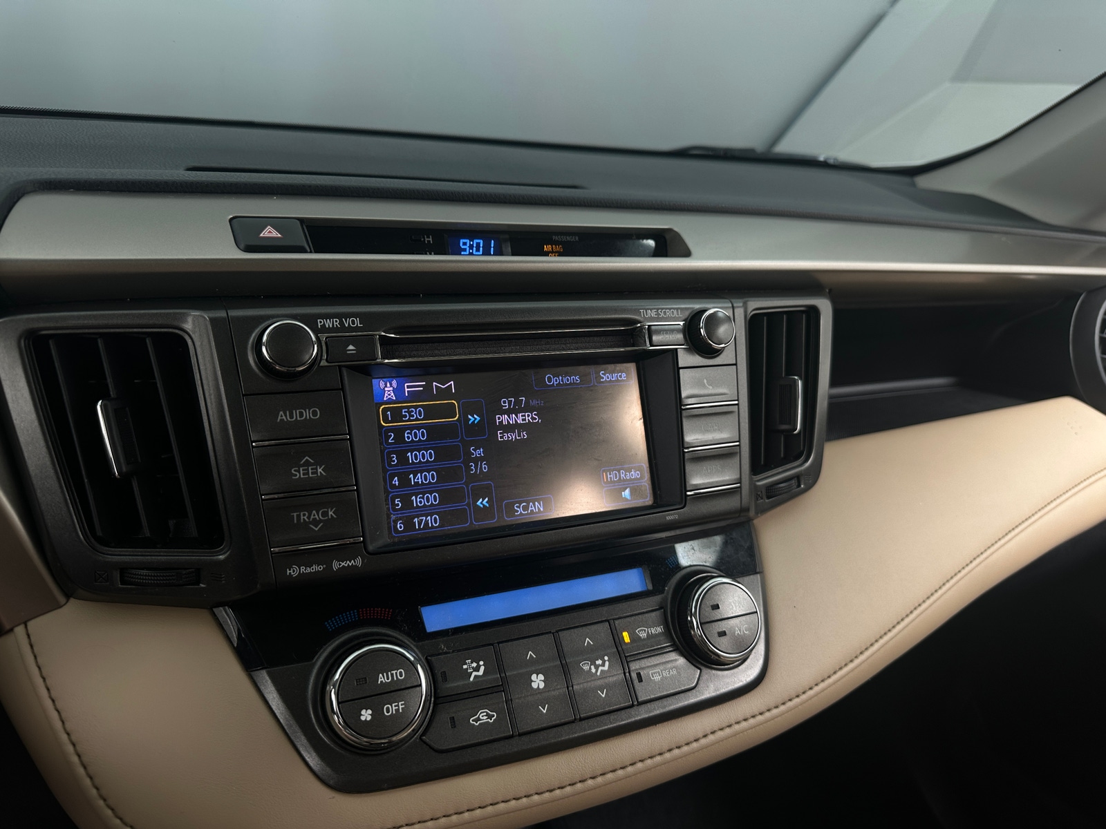 Thumbnail: 2013 Toyota RAV4 - 4