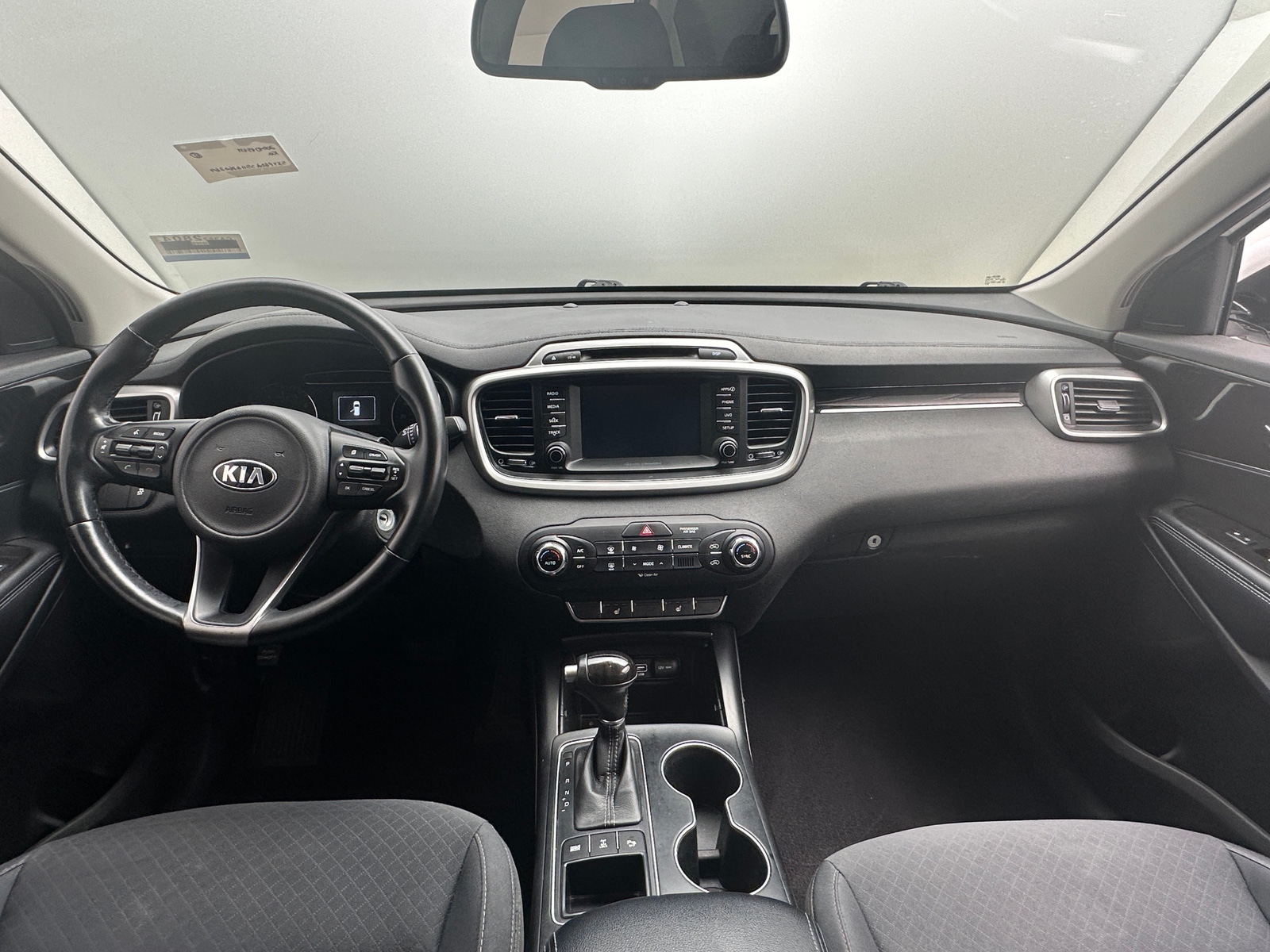 Thumbnail: 2017 Kia Sorento - 3