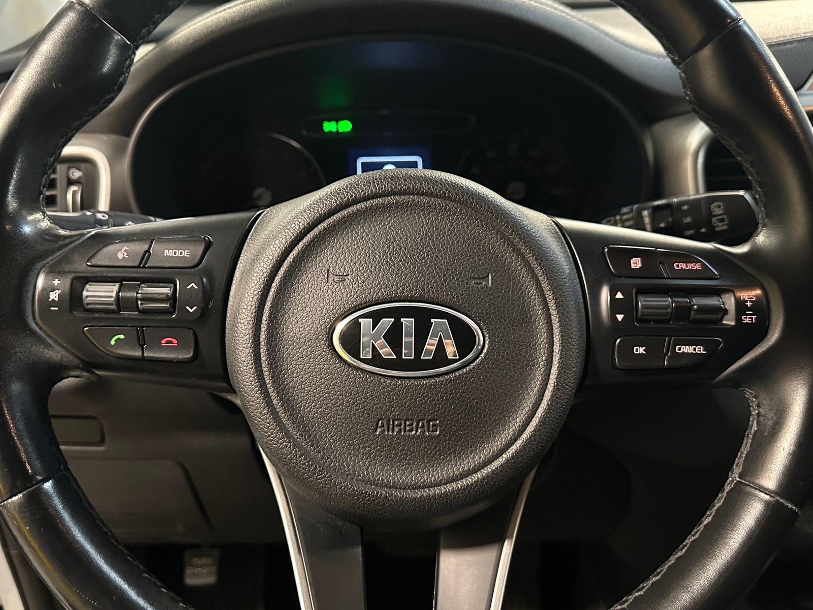 Thumbnail: 2017 Kia Sorento - 5