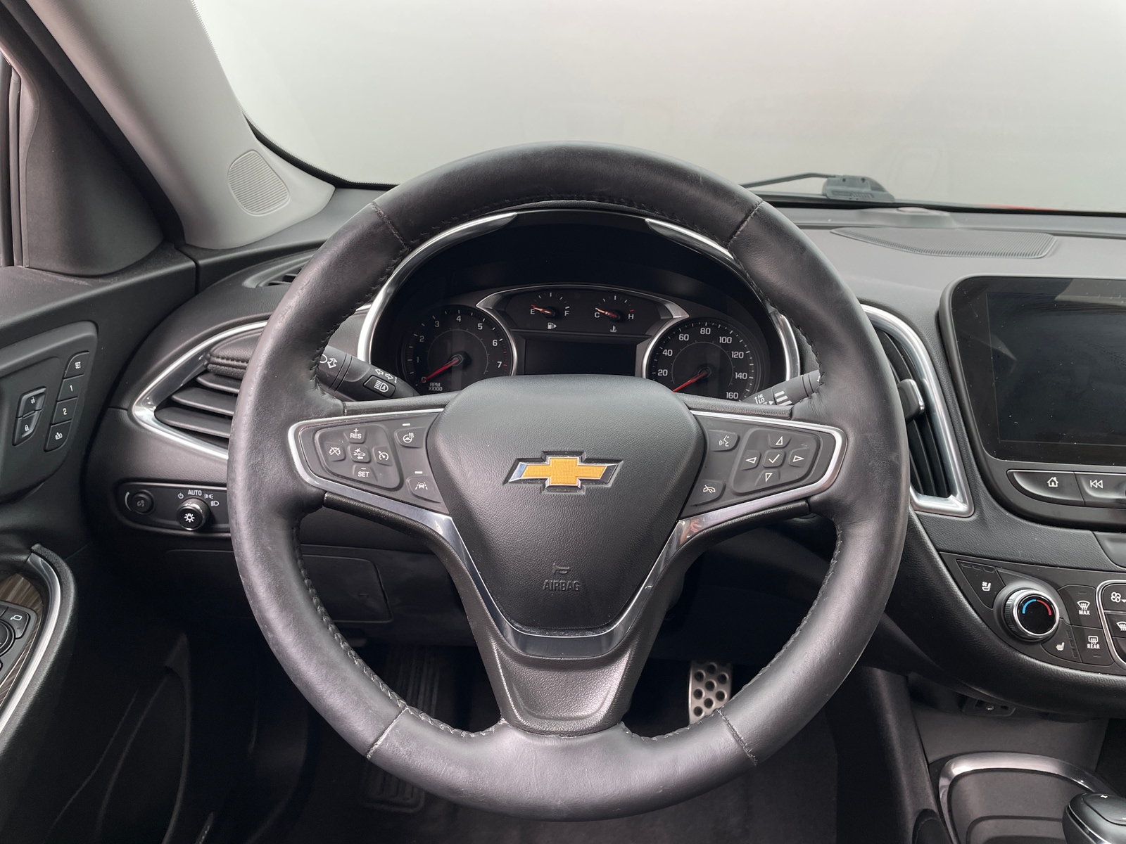 Thumbnail: 2016 Chevrolet Malibu - 4