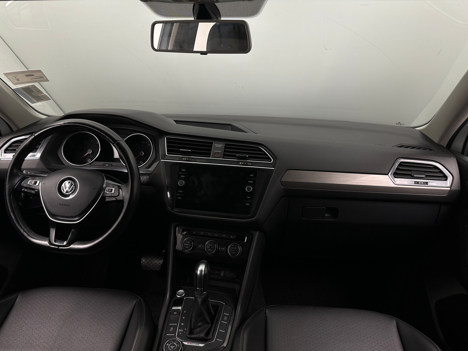 Thumbnail: 2018 Volkswagen Tiguan - 2