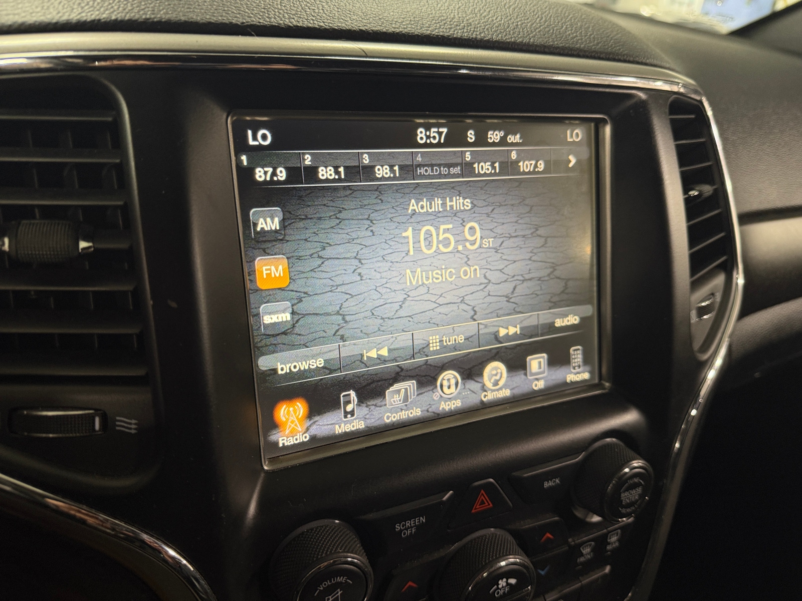 Thumbnail: 2017 Jeep Grand Cherokee - 4