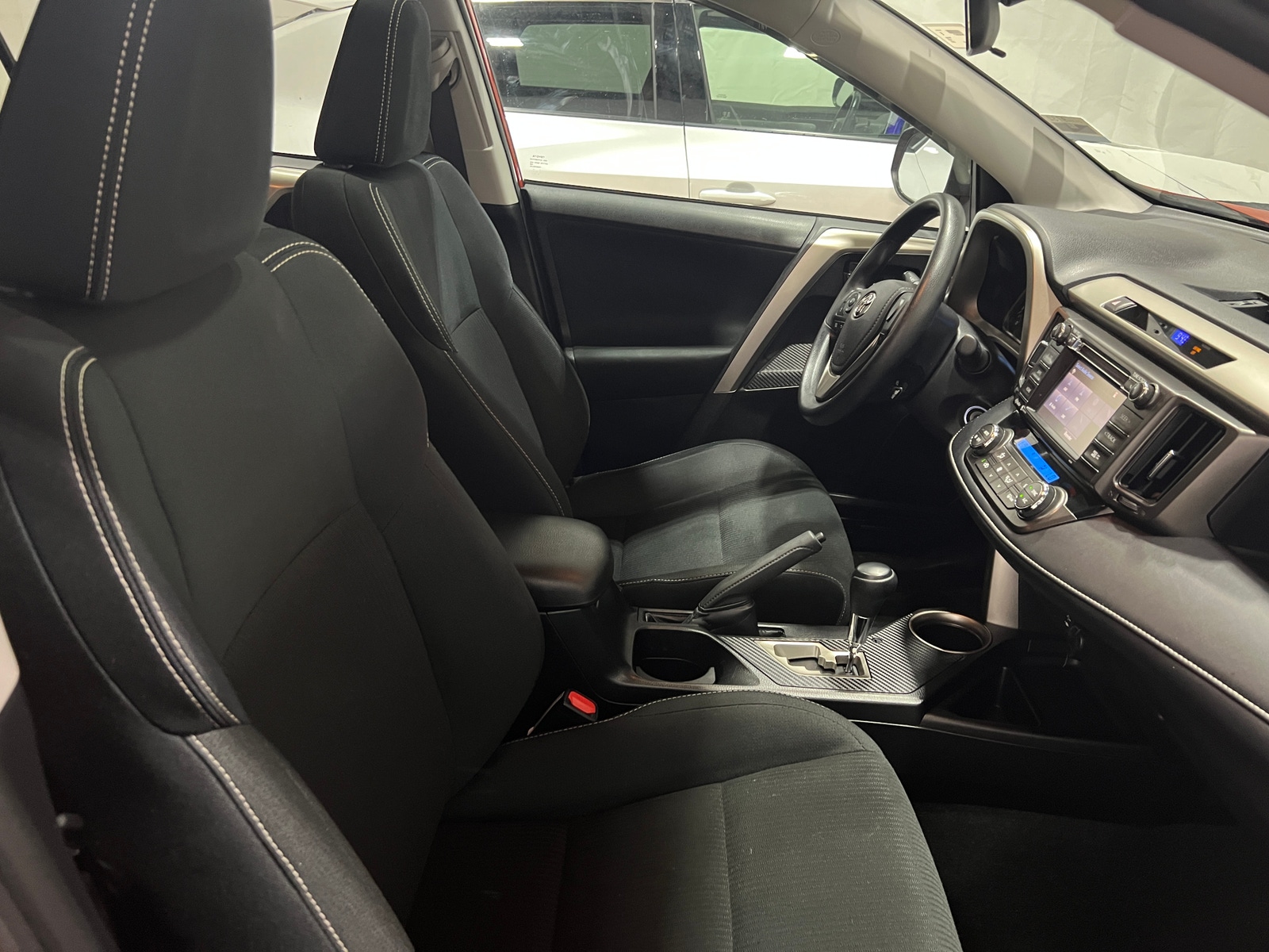 Thumbnail: 2015 Toyota RAV4 - 2