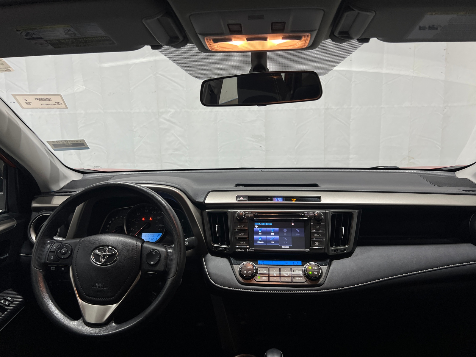 Thumbnail: 2015 Toyota RAV4 - 3