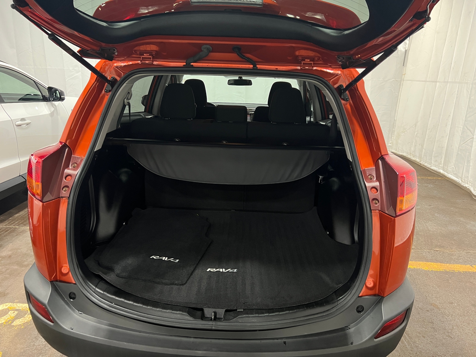 Thumbnail: 2015 Toyota RAV4 - 7