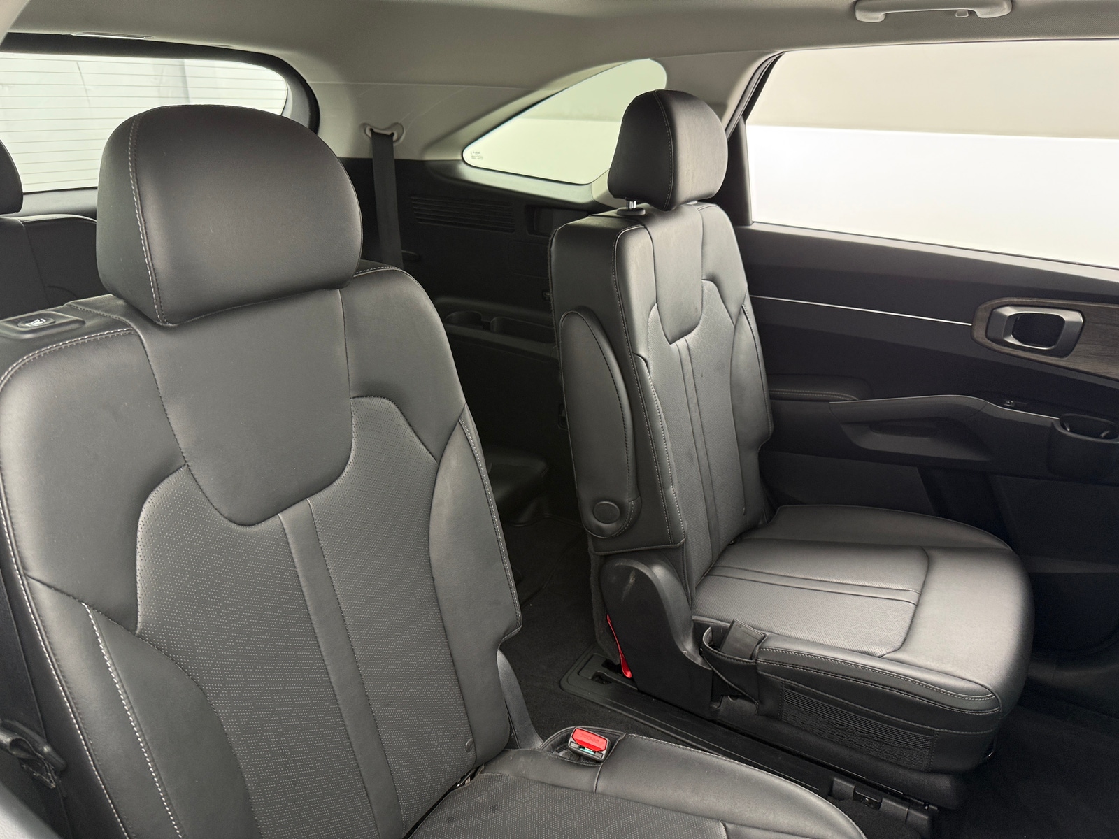 Thumbnail: 2023 Kia Sorento - 5