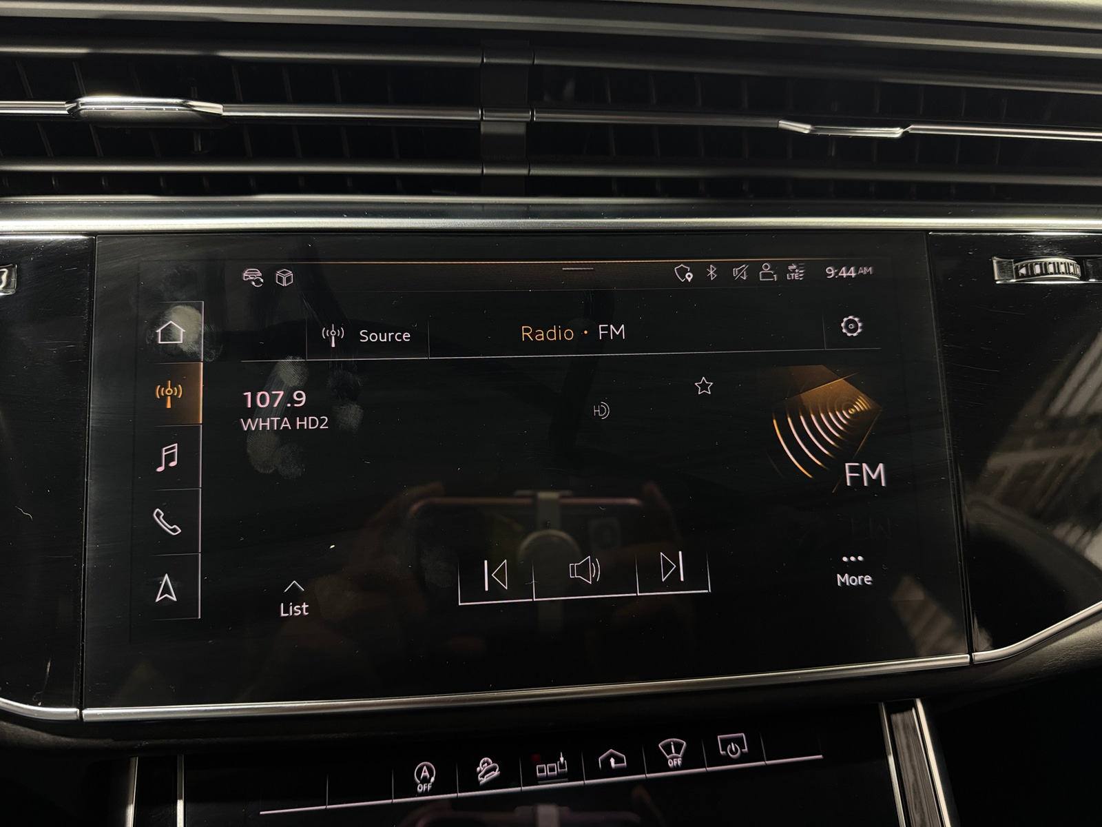 Thumbnail: 2020 Audi Q8 - 3