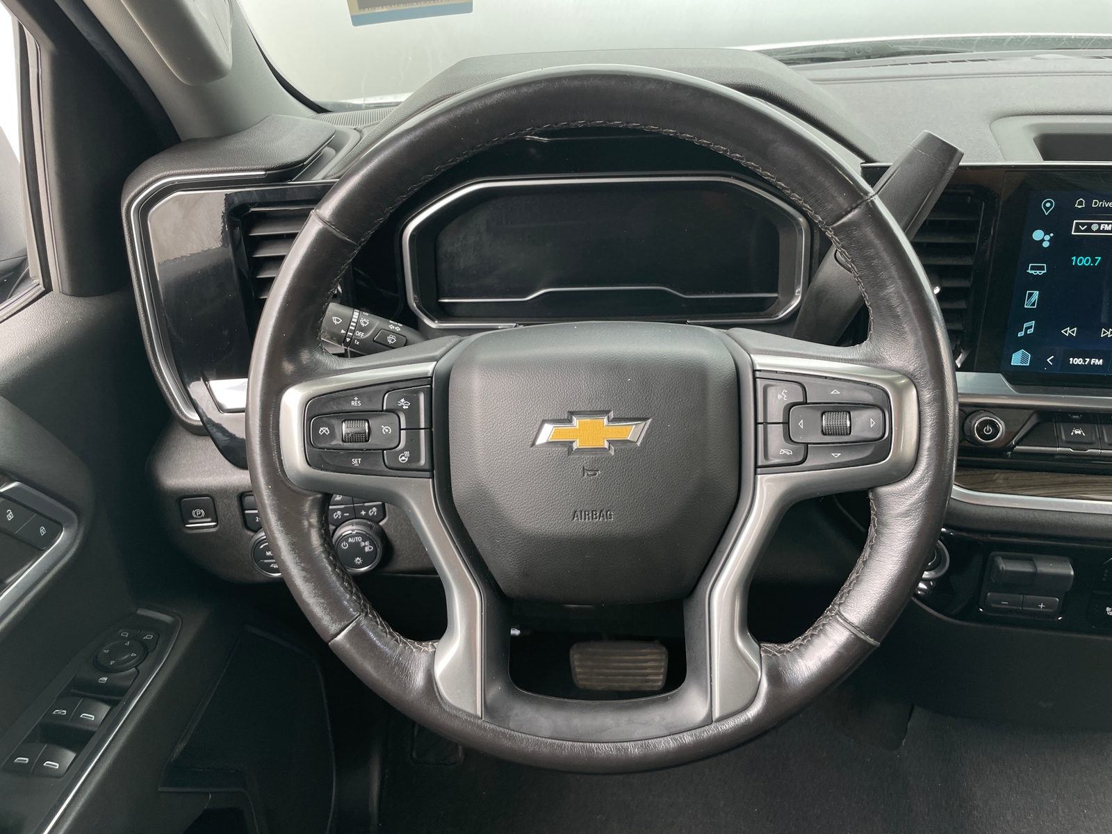 Thumbnail: 2022 Chevrolet Silverado 1500 - 5
