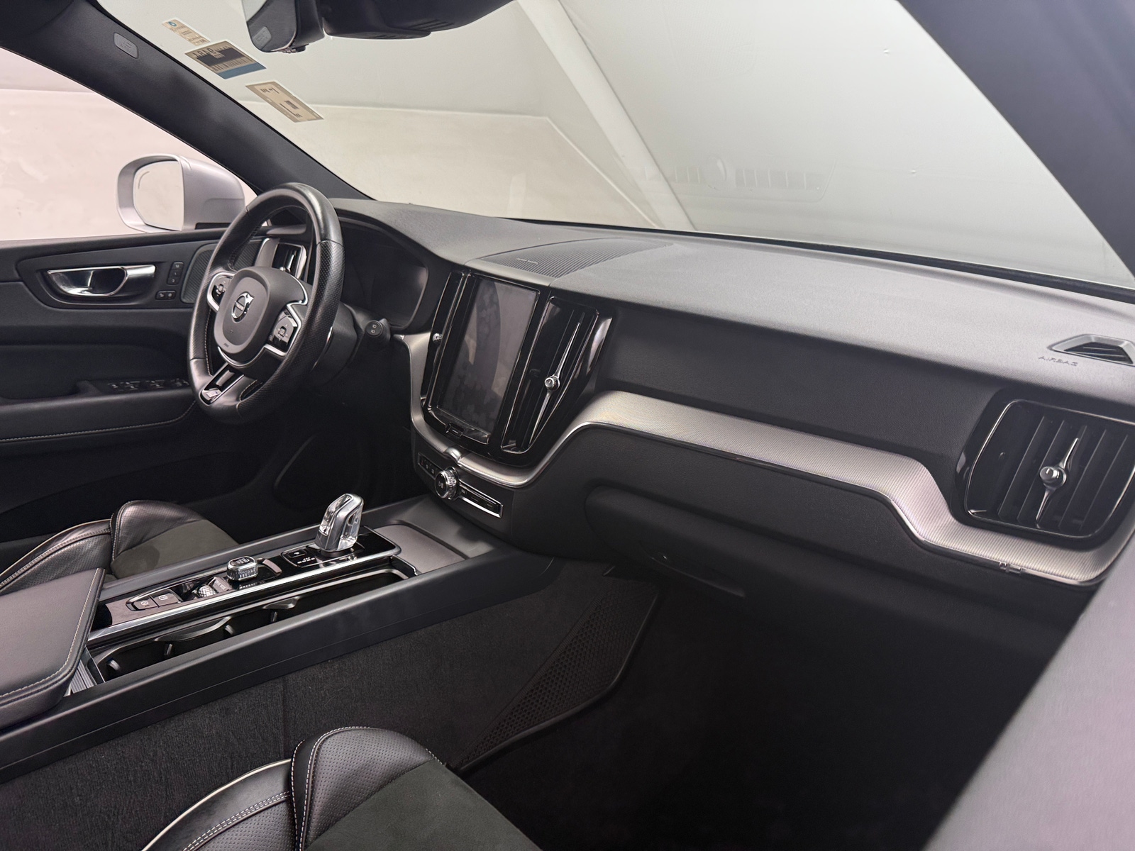 Thumbnail: 2019 Volvo XC60 - 2