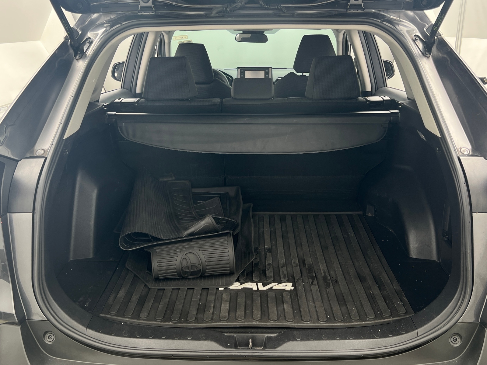 Thumbnail: 2021 Toyota RAV4 - 7