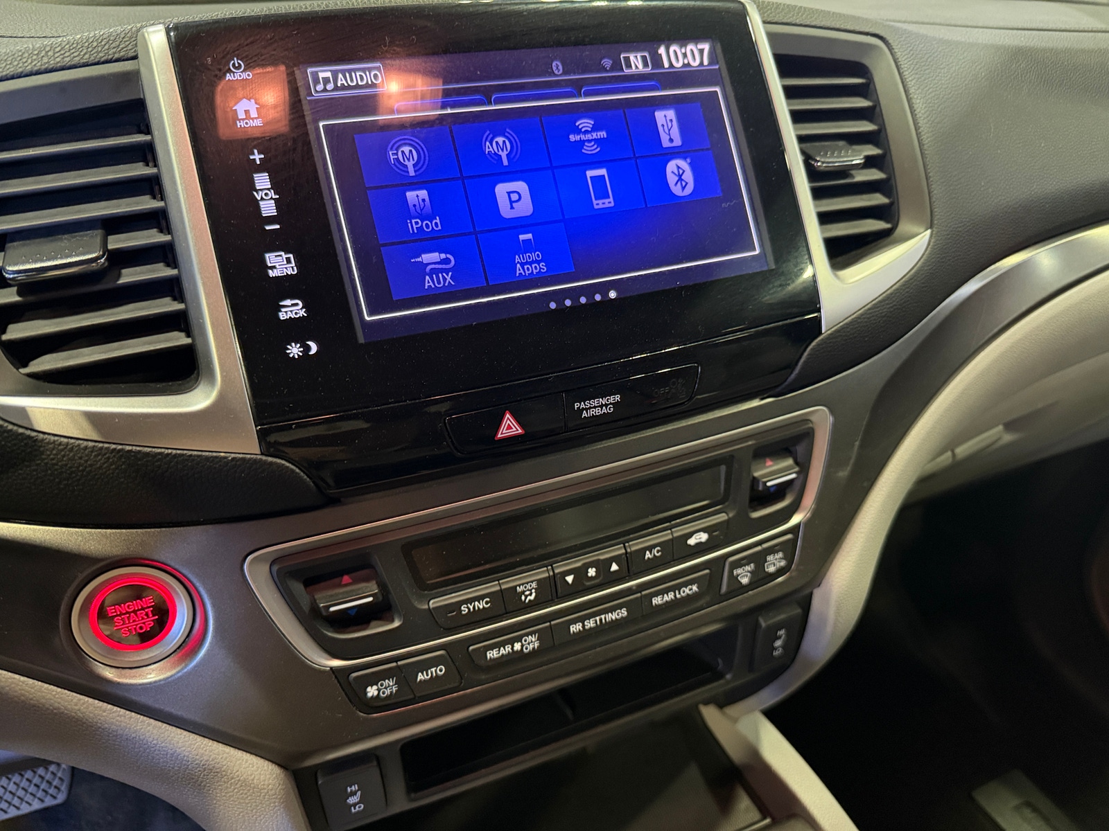 Thumbnail: 2018 Honda Pilot - 3