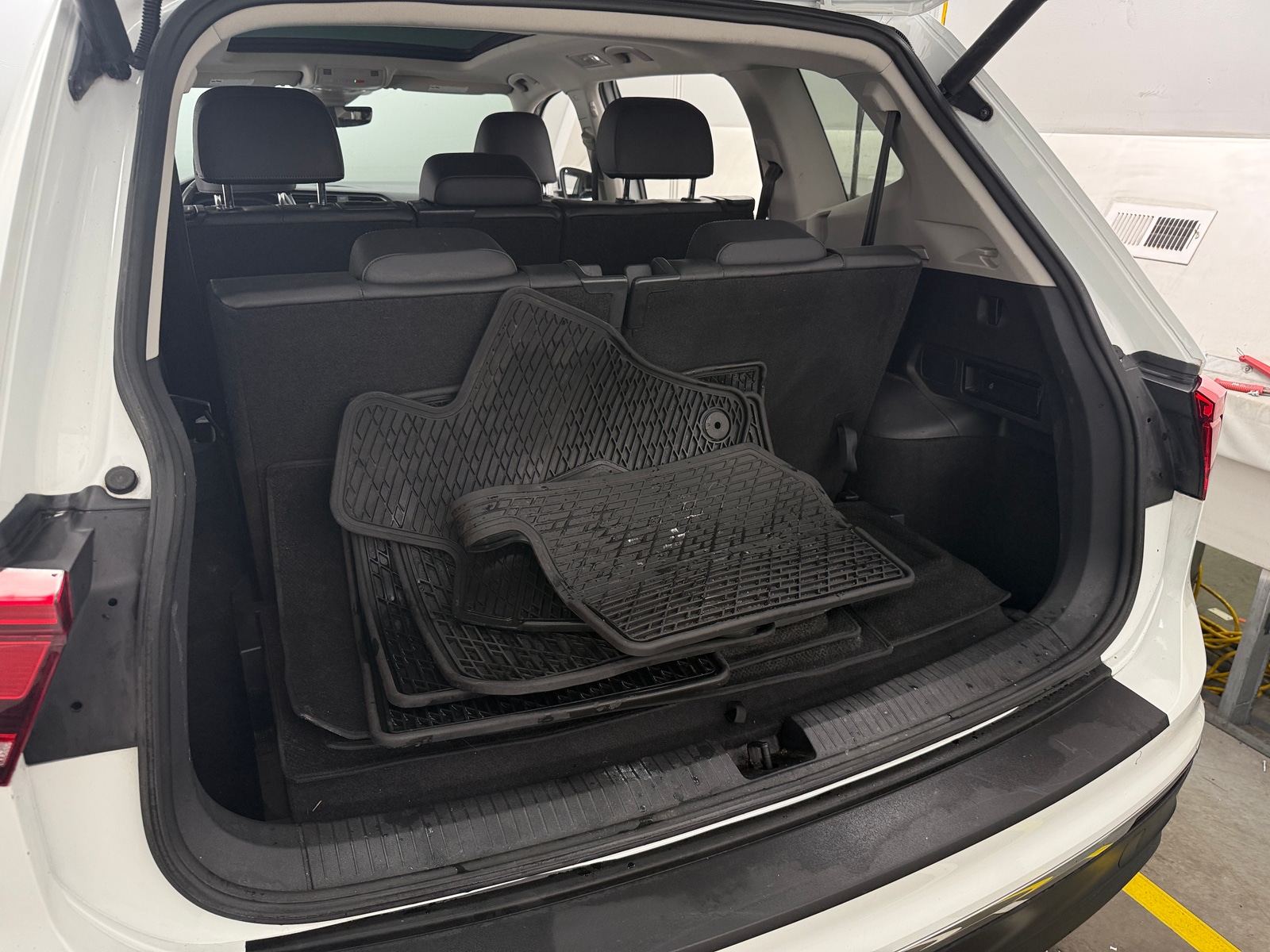 Thumbnail: 2020 Volkswagen Tiguan - 6