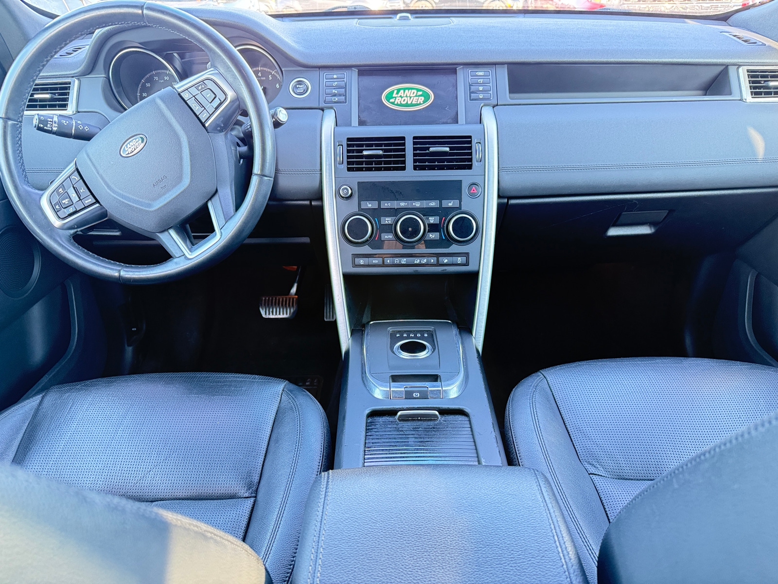 Thumbnail: 2019 Land Rover Discovery Sport - 2
