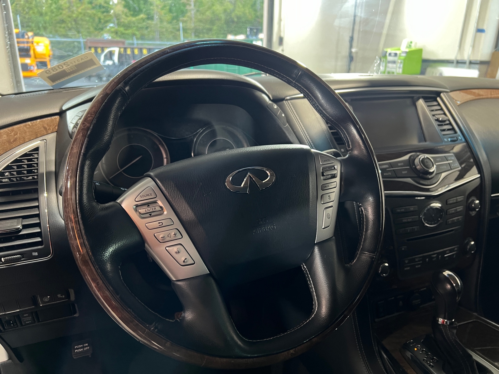 Thumbnail: 2017 INFINITI QX80 - 4