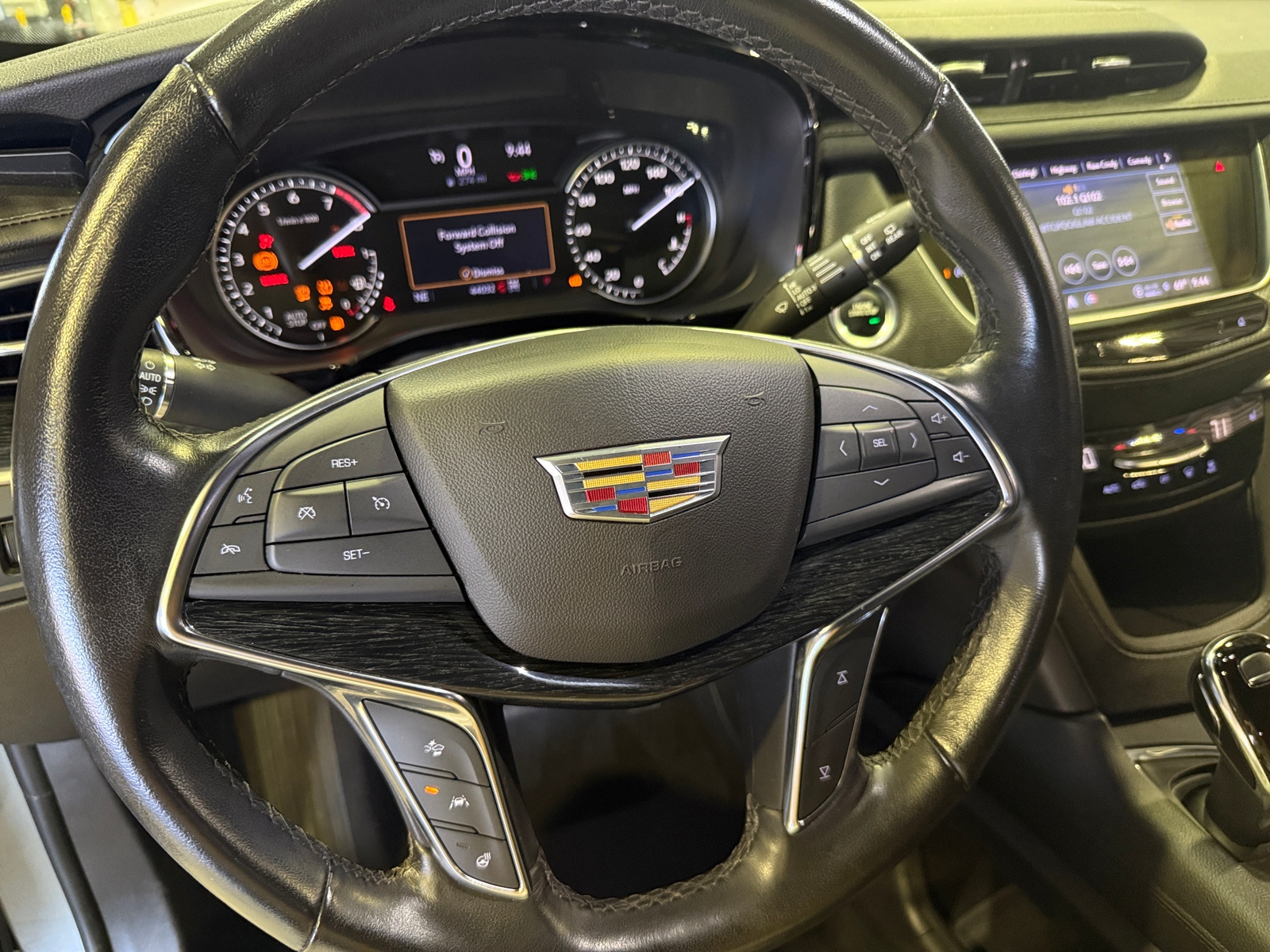 Thumbnail: 2023 Cadillac XT5 - 4