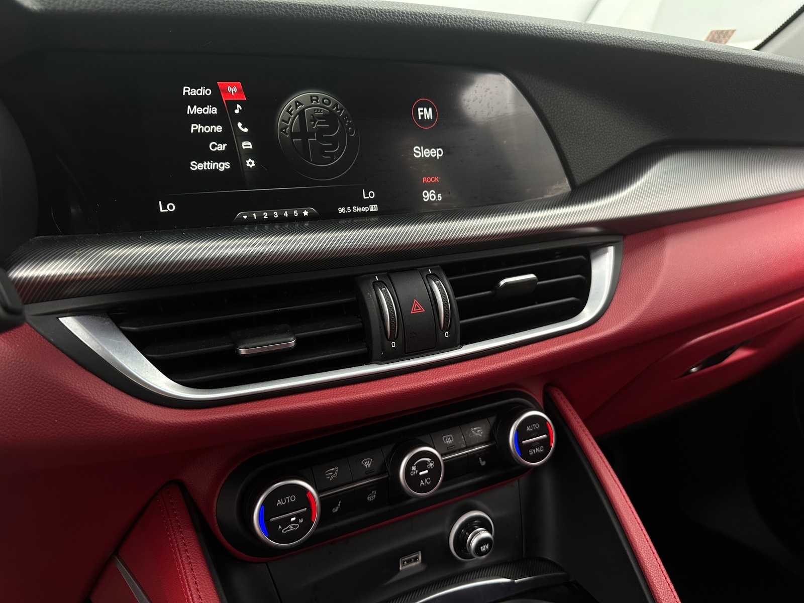 Thumbnail: 2019 Alfa Romeo Stelvio - 3