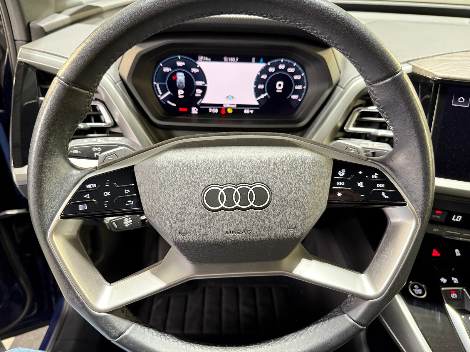 Thumbnail: 2023 Audi Q4 e-tron - 4