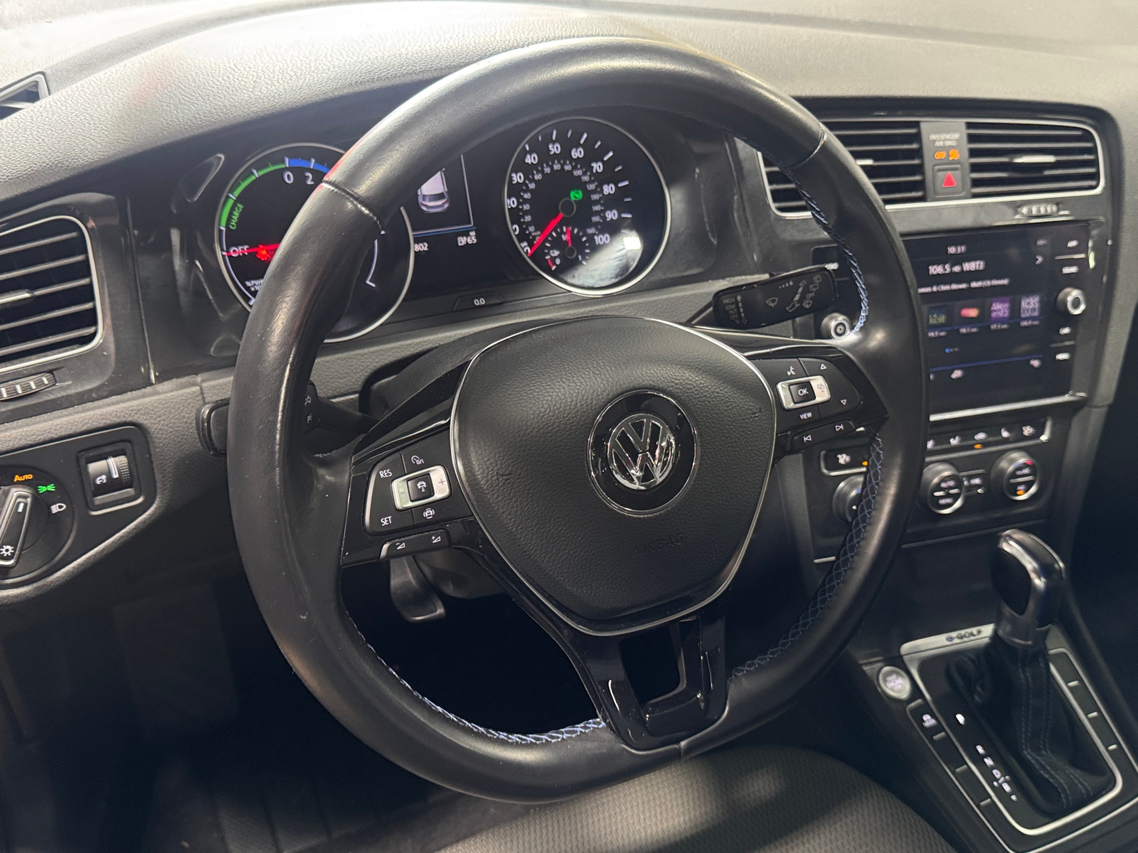 Thumbnail: 2019 Volkswagen e-Golf - 5
