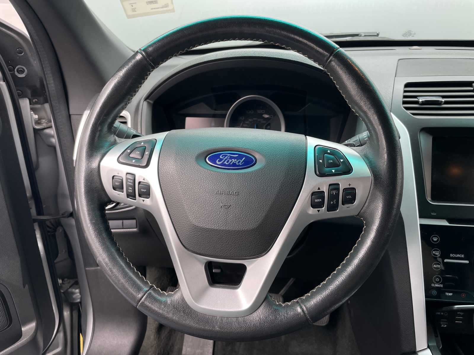Thumbnail: 2014 Ford Explorer - 4