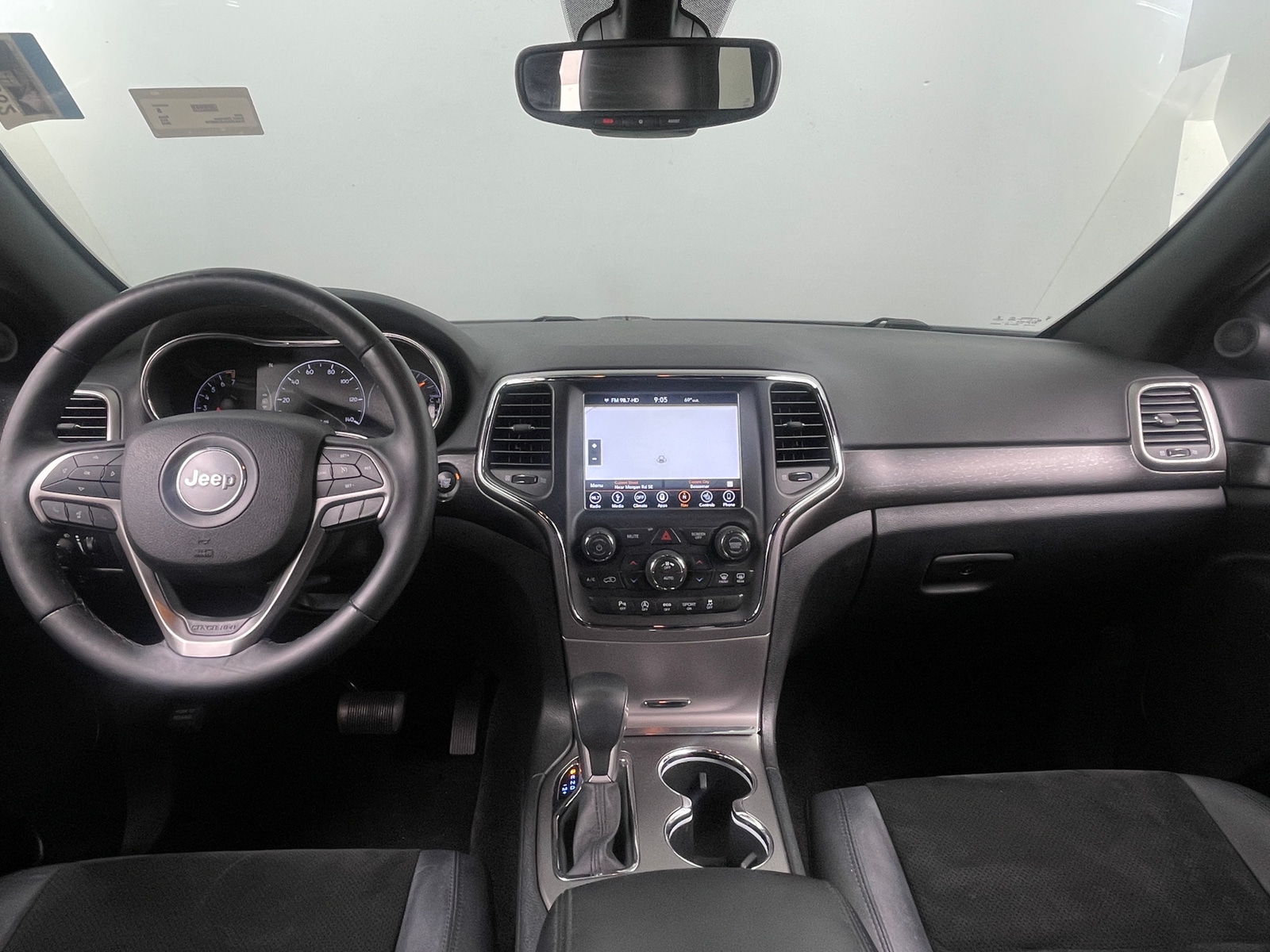 Thumbnail: 2018 Jeep Grand Cherokee - 3