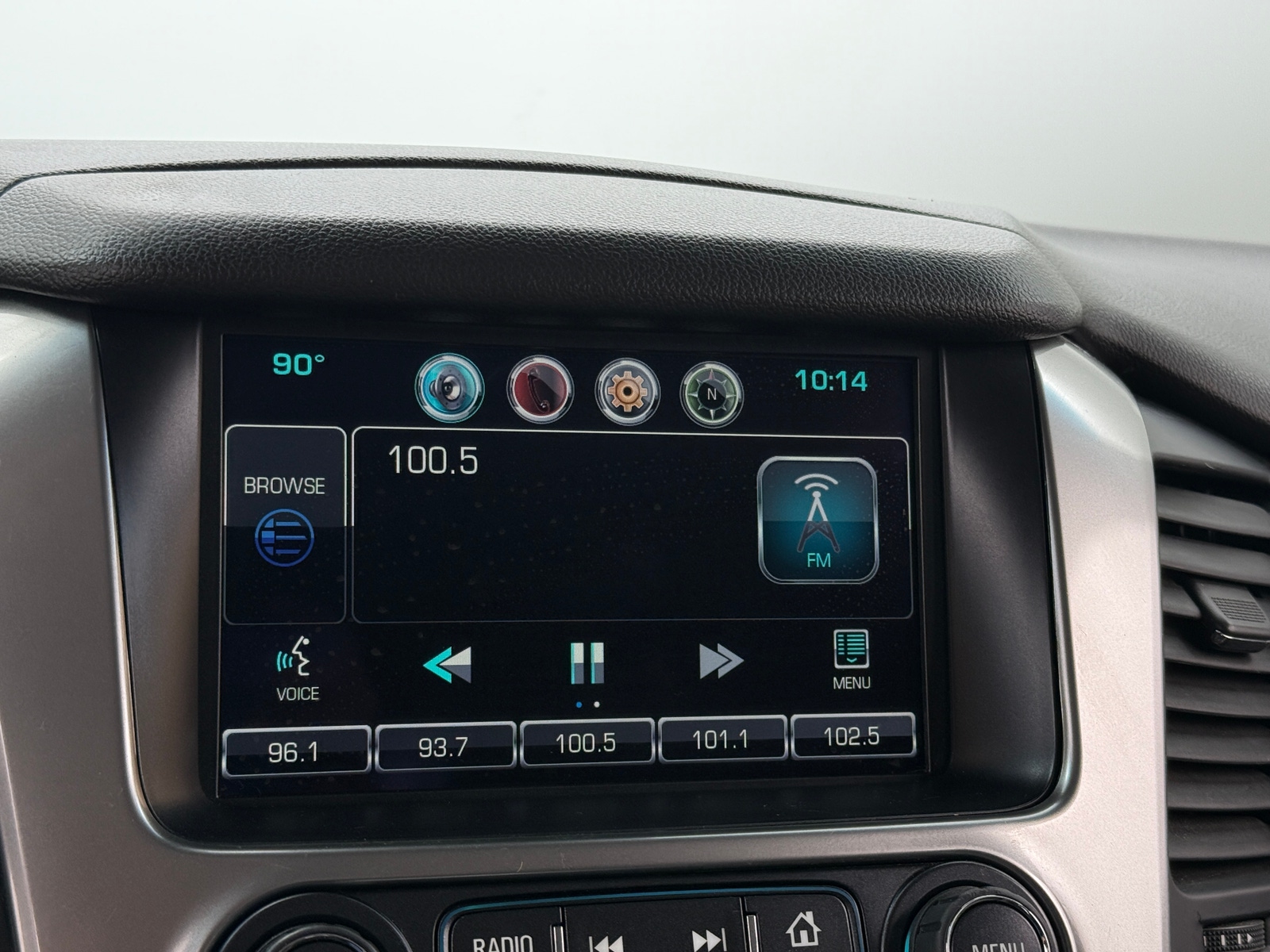 Thumbnail: 2015 Chevrolet Tahoe - 3