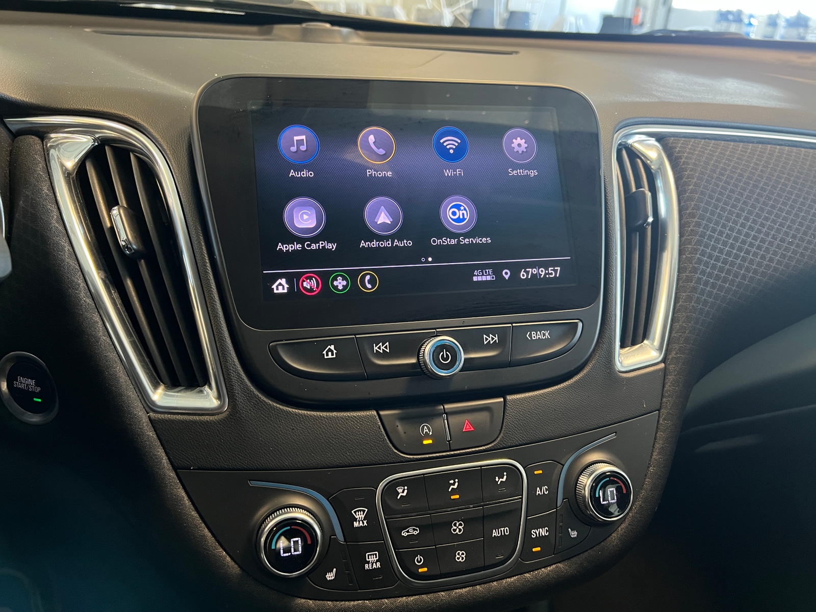 Thumbnail: 2020 Chevrolet Malibu - 4