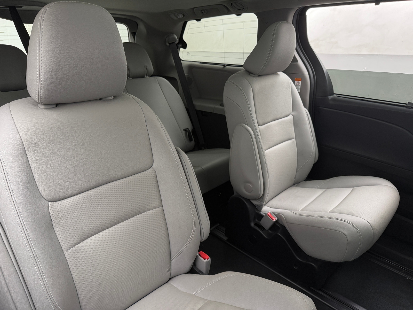 Thumbnail: 2020 Toyota Sienna - 5