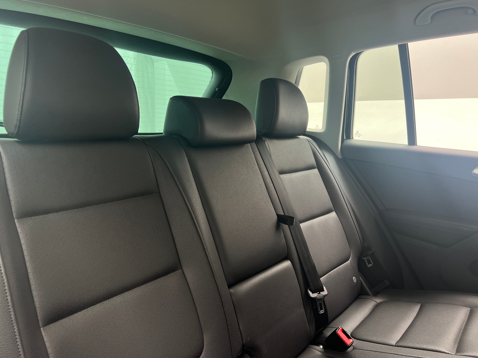 Thumbnail: 2016 Volkswagen Tiguan - 5