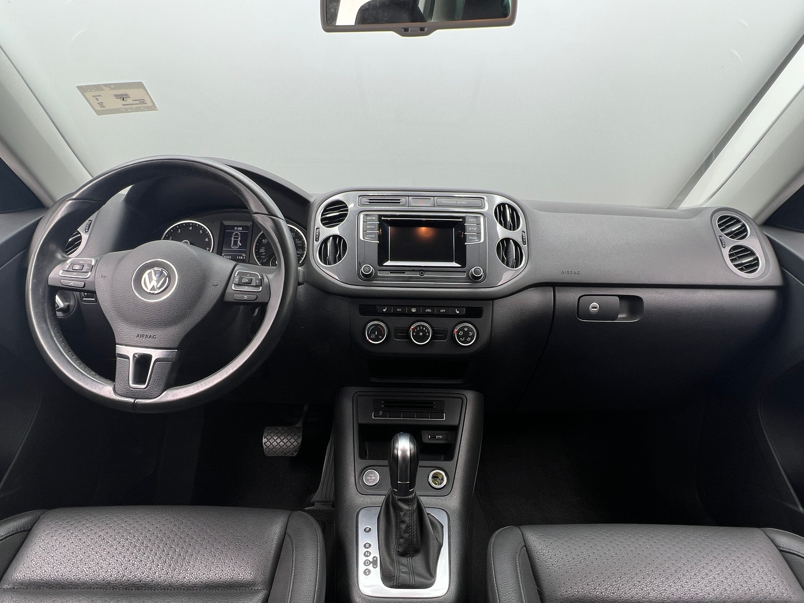 Thumbnail: 2016 Volkswagen Tiguan - 2