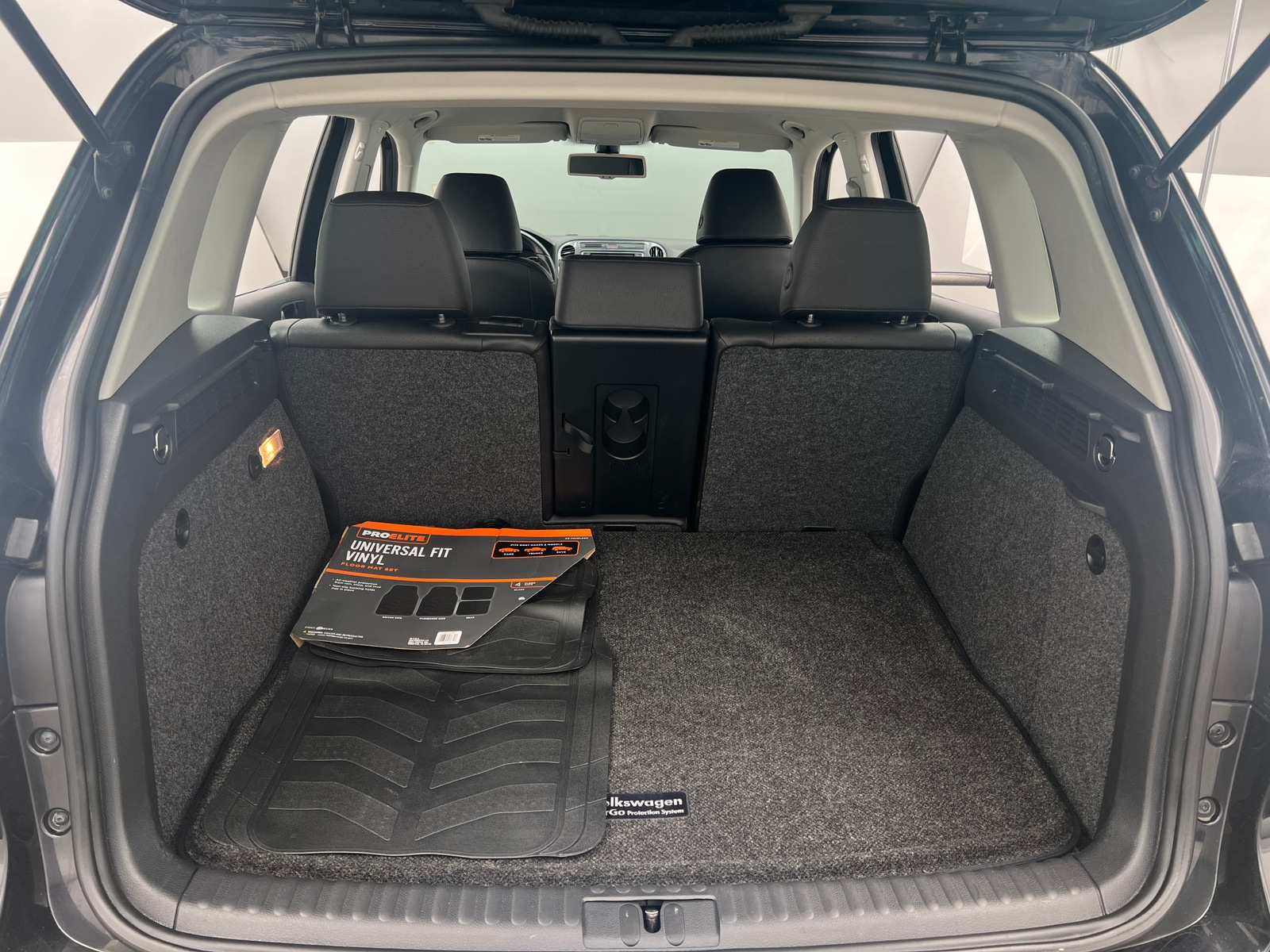 Thumbnail: 2016 Volkswagen Tiguan - 6