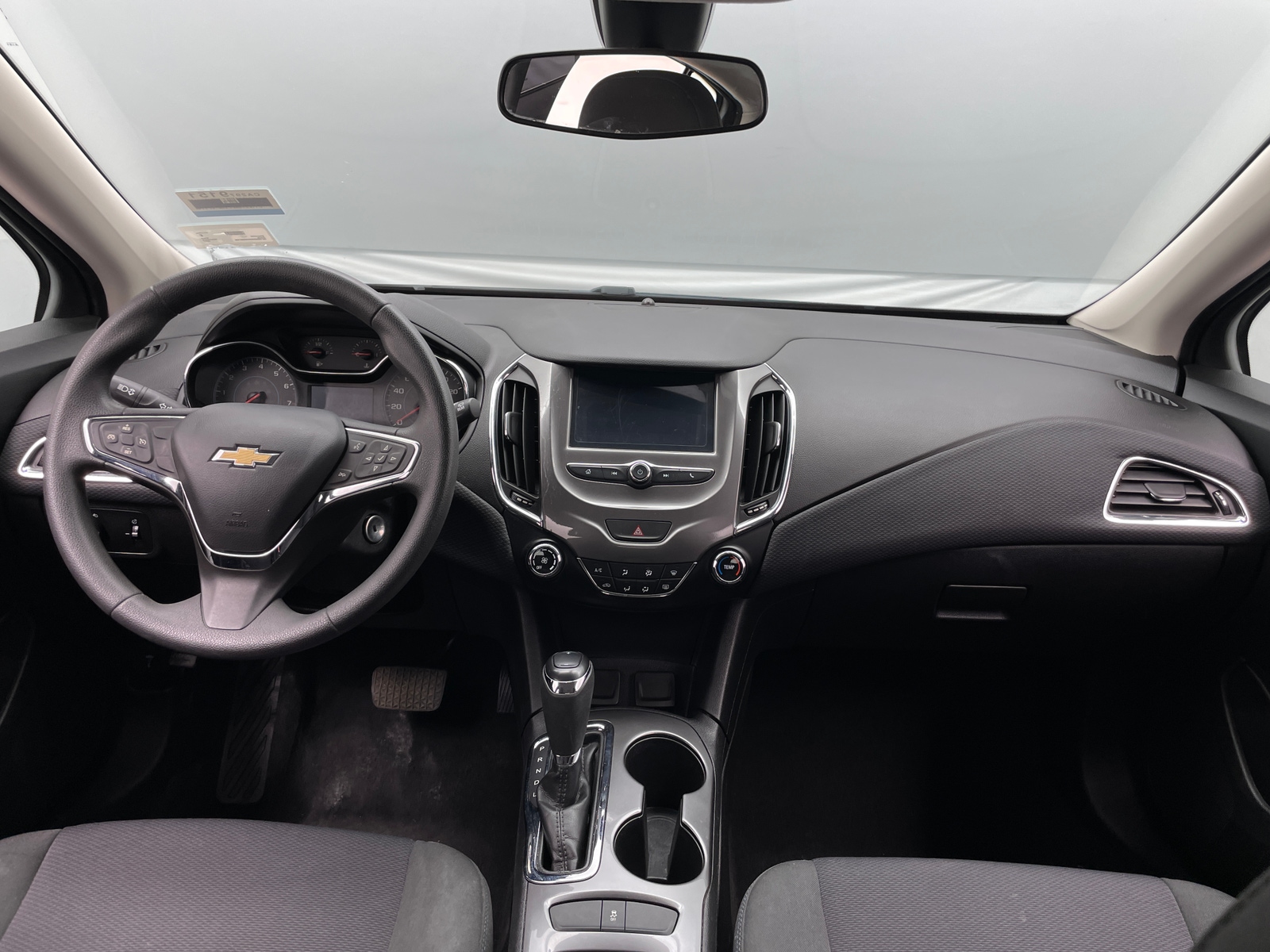 Thumbnail: 2017 Chevrolet Cruze - 3
