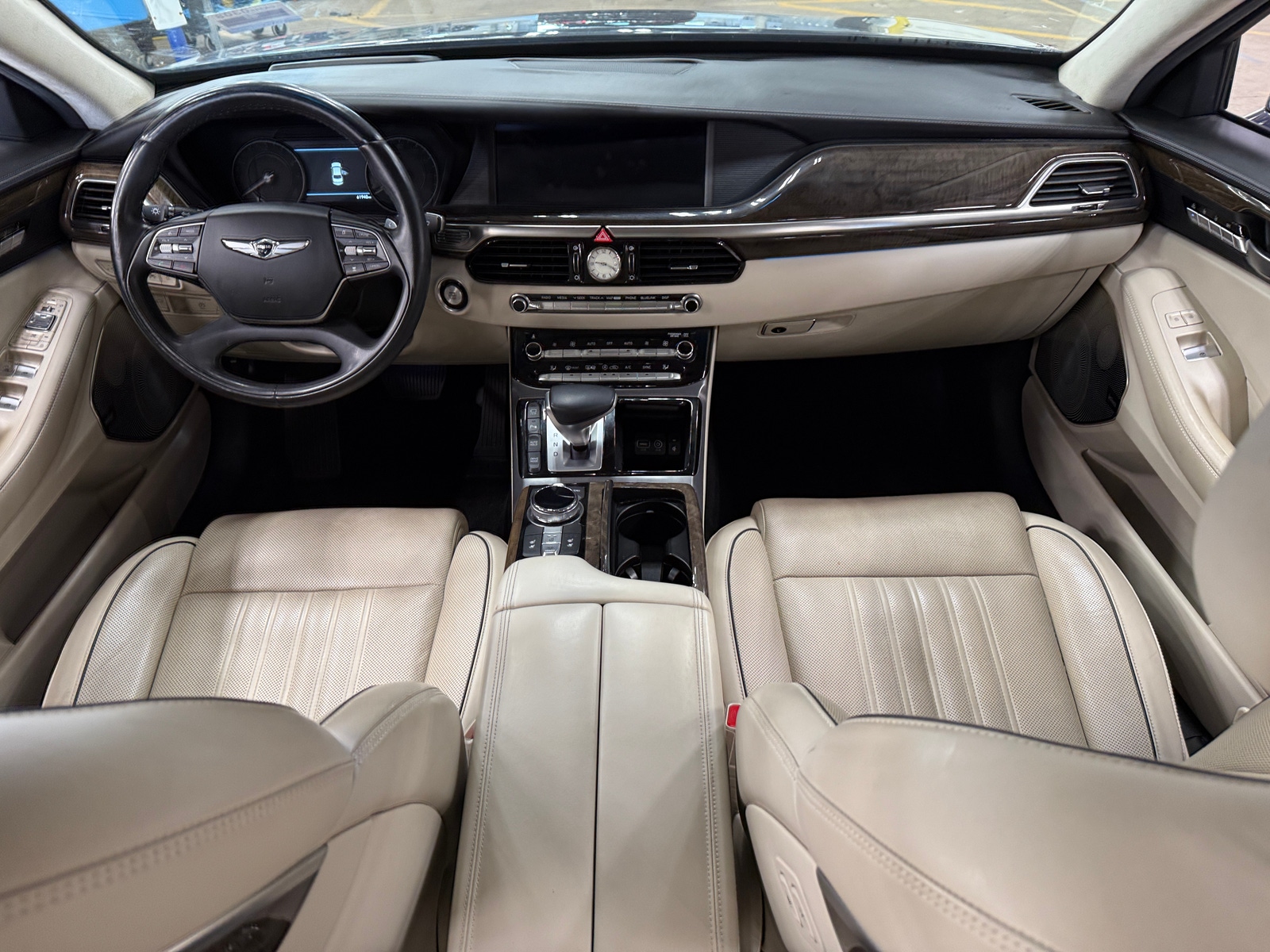 Thumbnail: 2017 Genesis G90 - 2