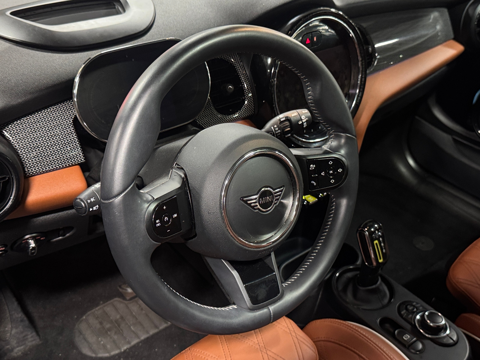 Thumbnail: 2023 MINI Cooper Hardtop - 4